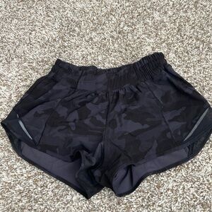 Black camo lulu shorts!!!